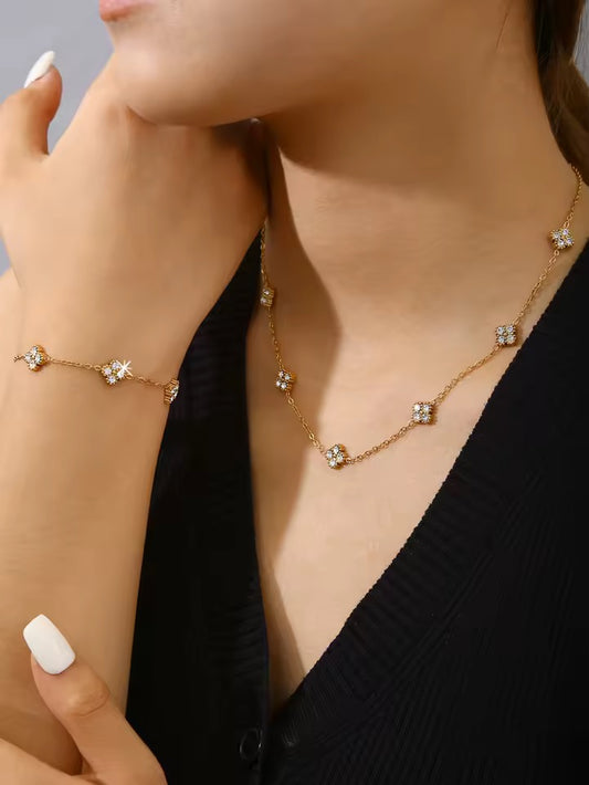 AURORA CLEAR SET with earrings