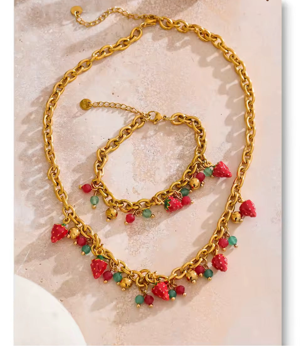 FRESITAS CHARM NECKLACE