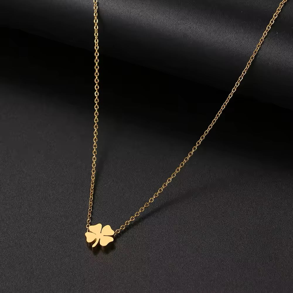 DAISY NECKLACES