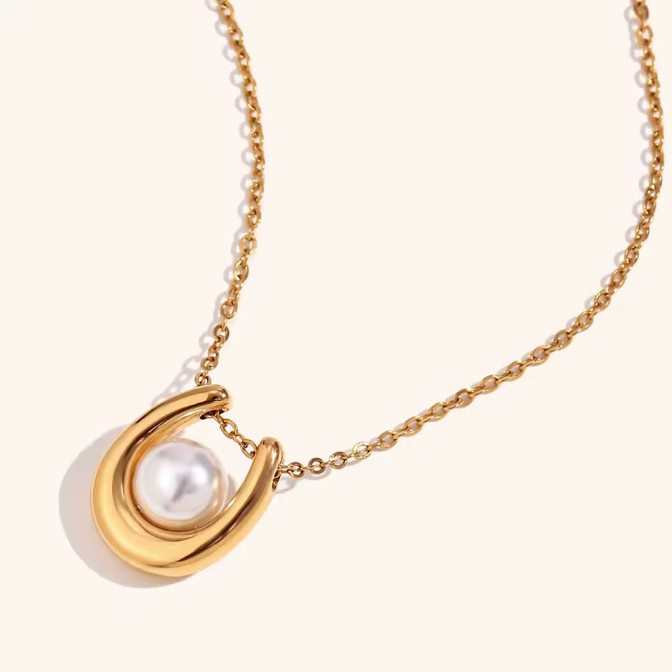 LUZIA NECKLACE
