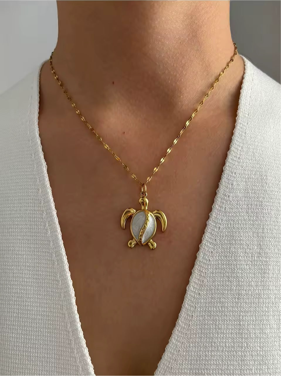 TURTLE NECKLACE