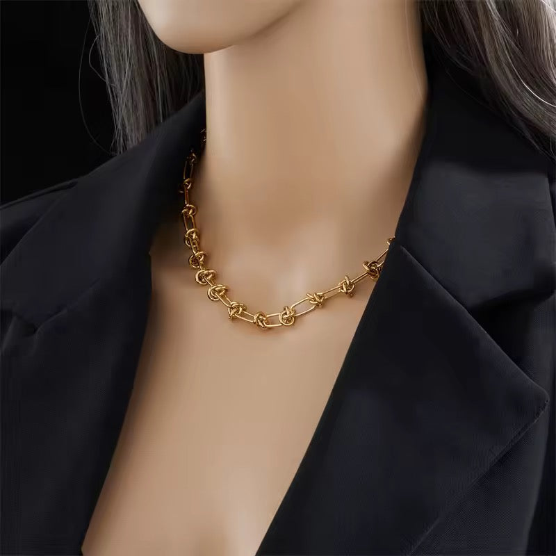 Monze Necklace