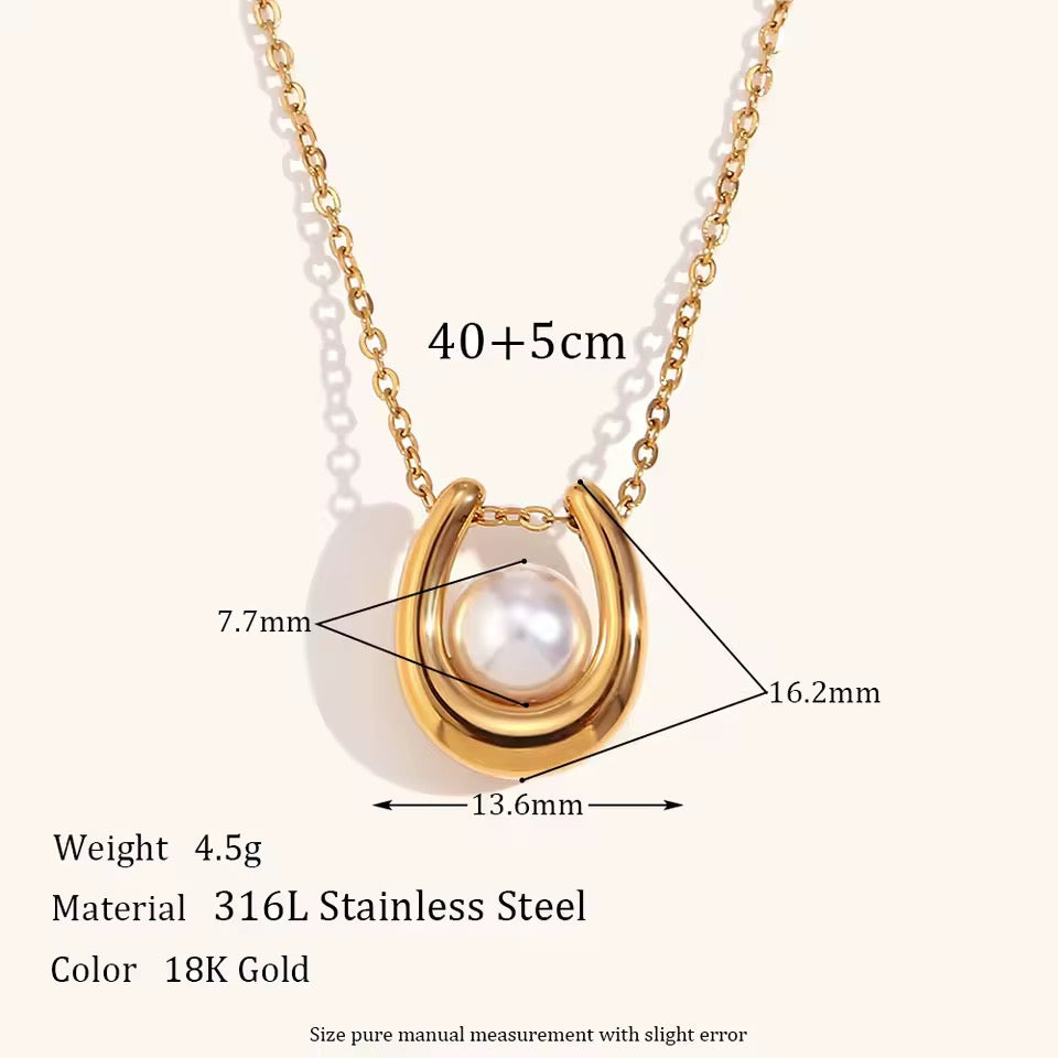 LUZIA NECKLACE