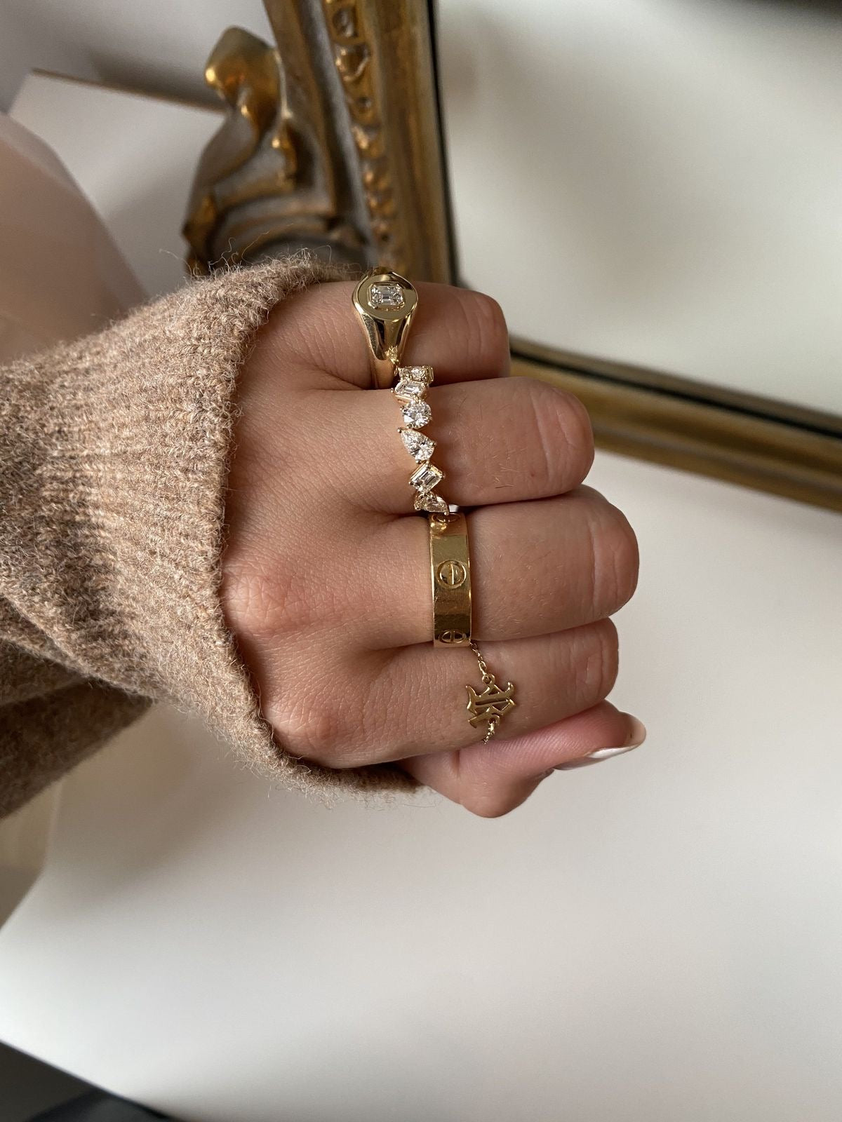 Anillo CARA