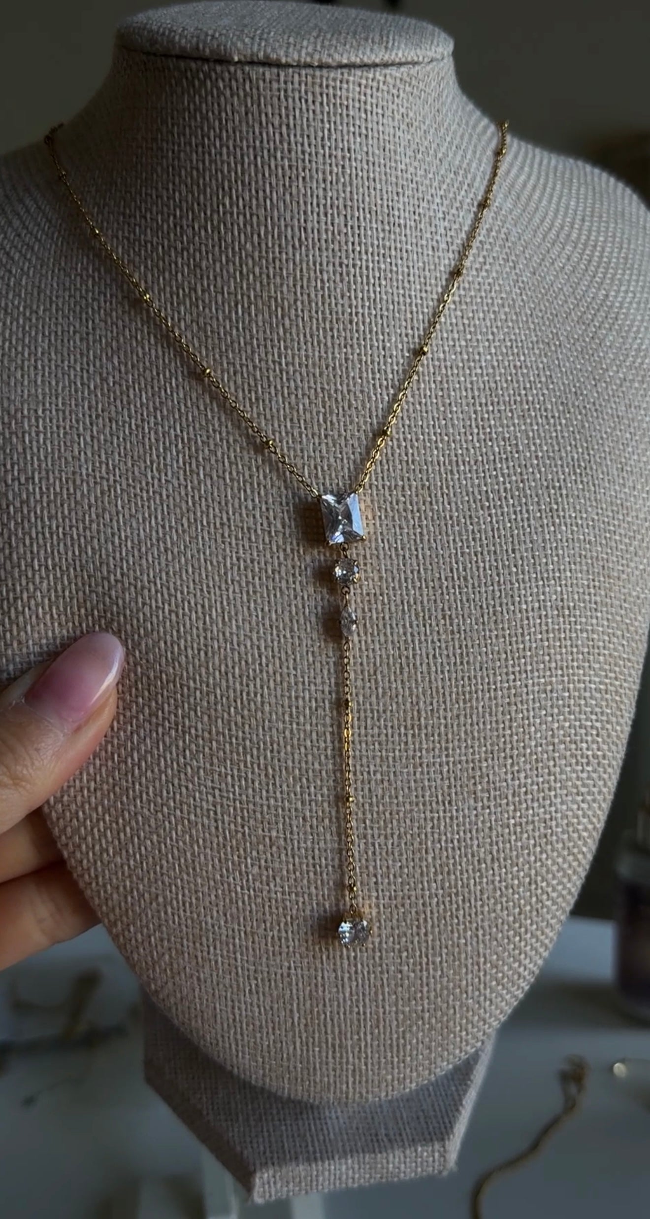 Reina Necklace