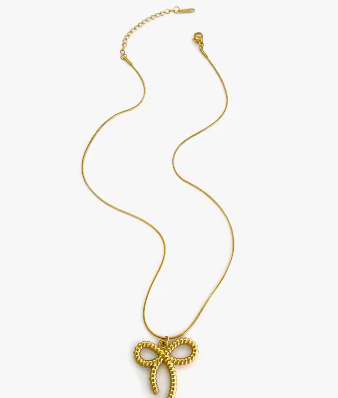 BOW necklace