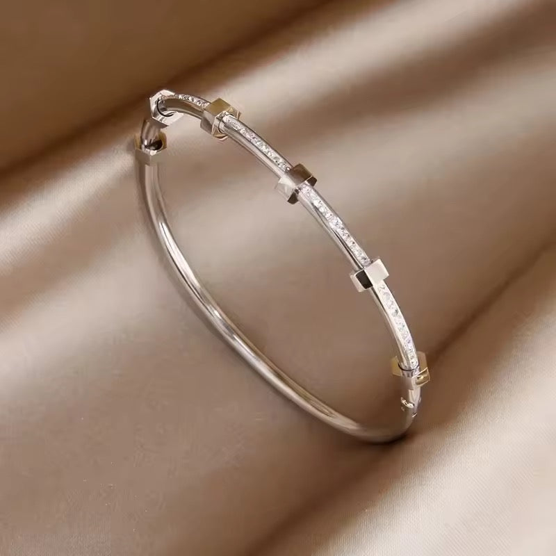 CRYSTAL BAR BANGLE