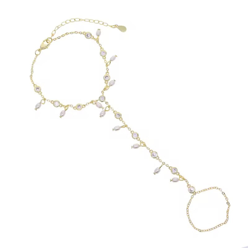 MOONVEIL HAND CHAIN- Gold filled