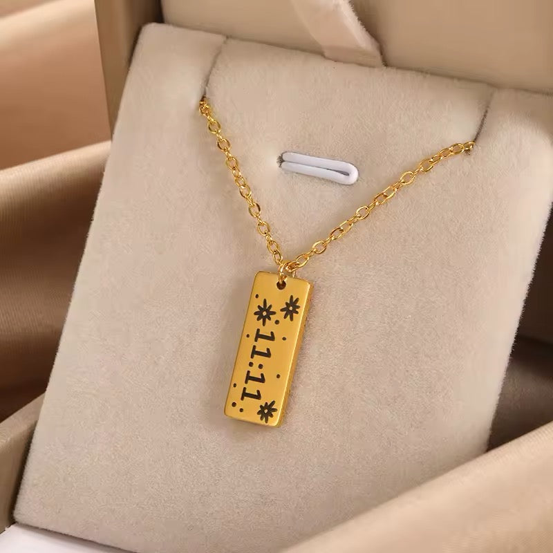 AURELIA NECKLACES