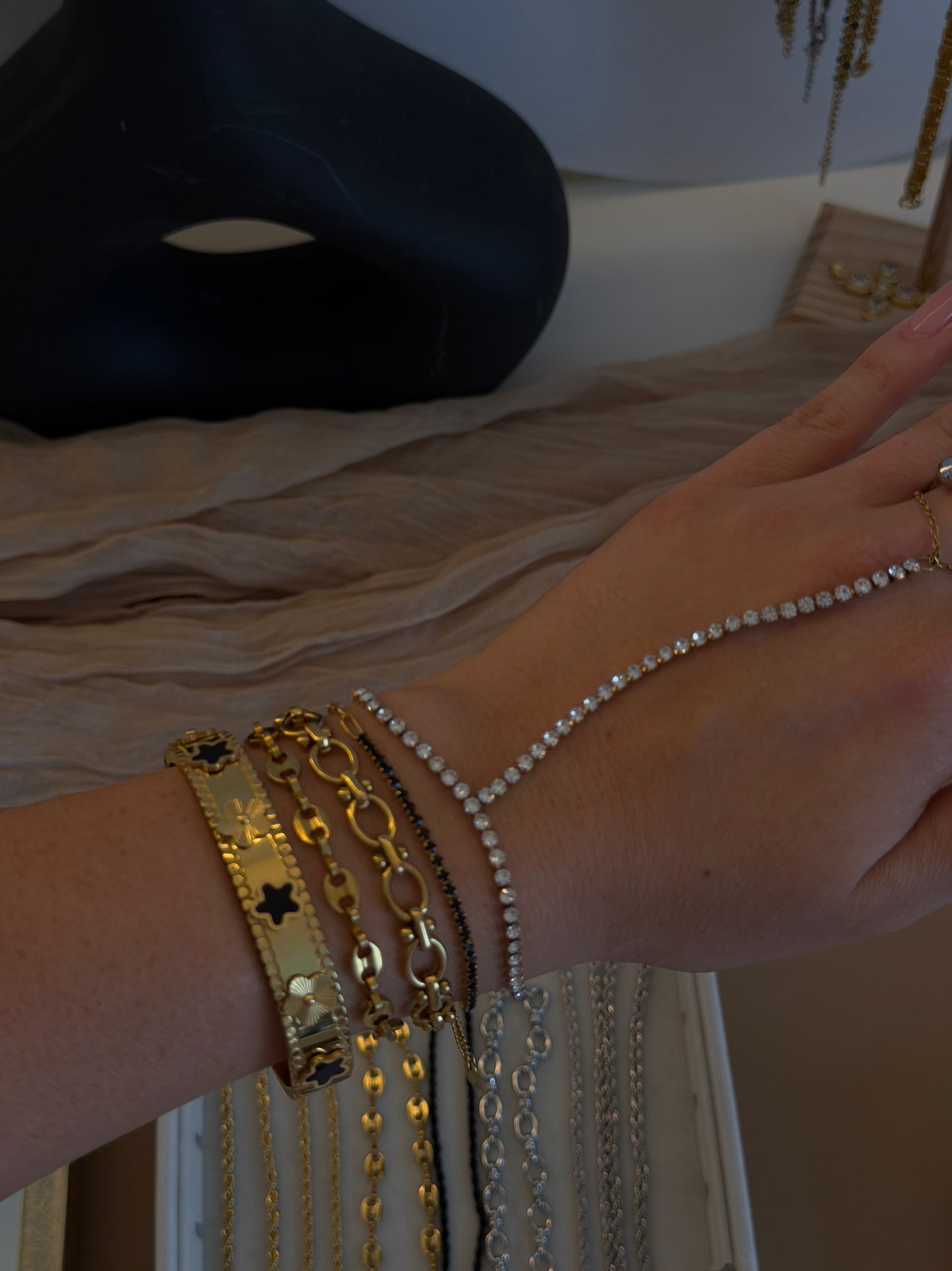 Bruna Hand Bracelet
