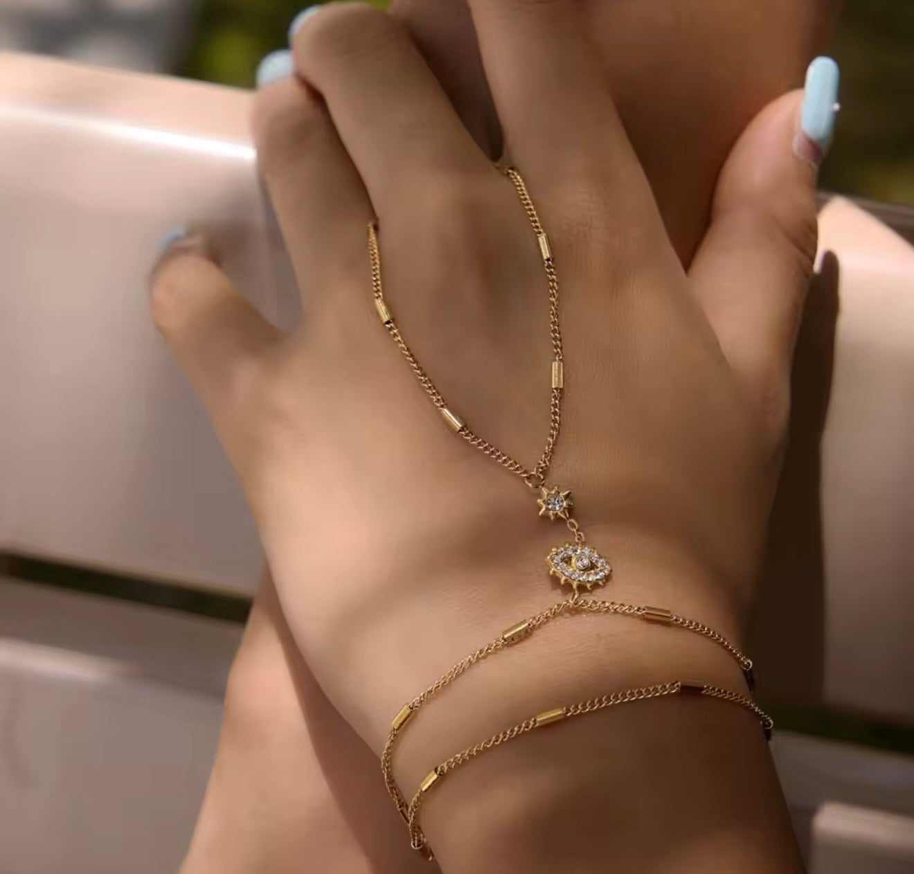 Carolina Hand Bracelet