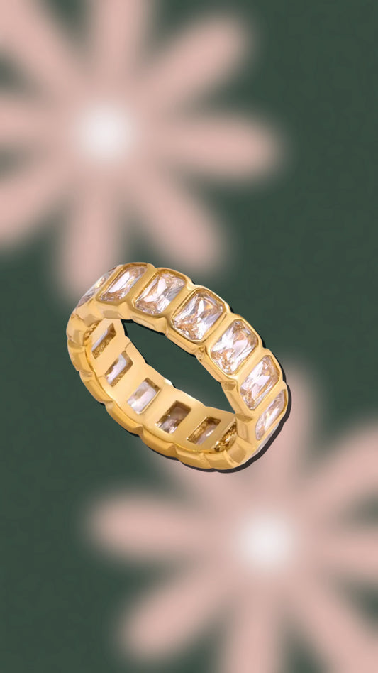 Eva Ring
