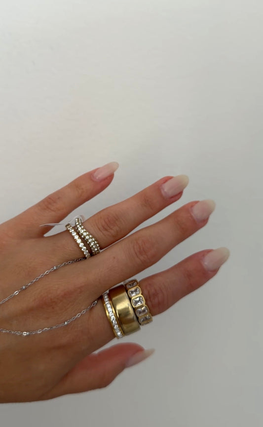 Eva Ring