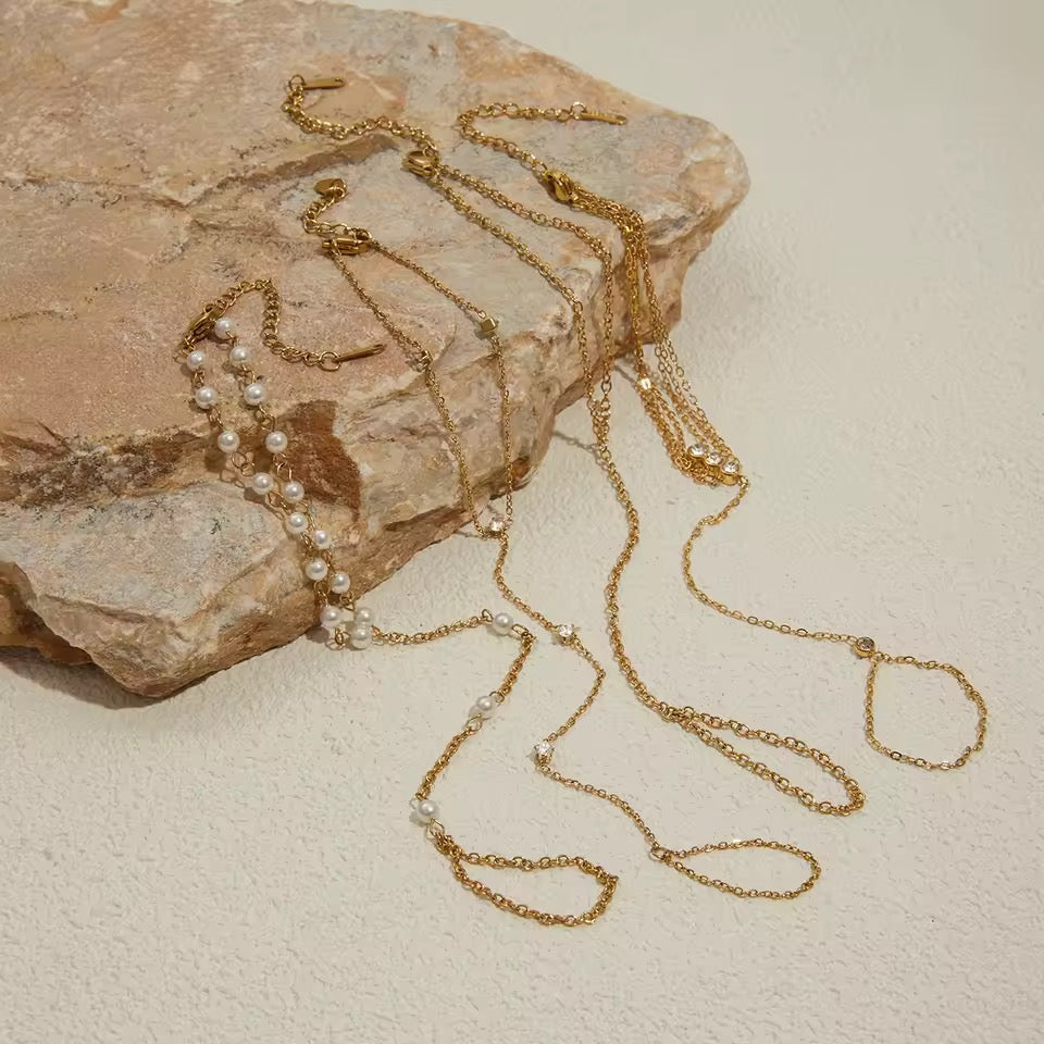 CADENAS DE MANO CON TIARA