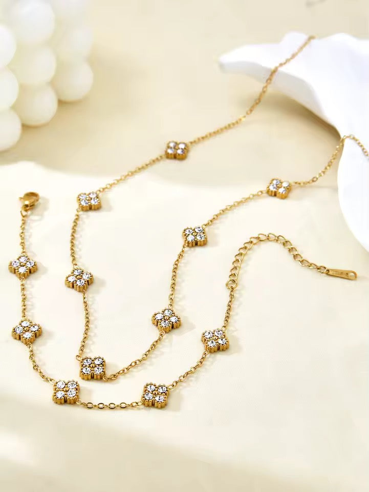 AURORA CLEAR SET with earrings