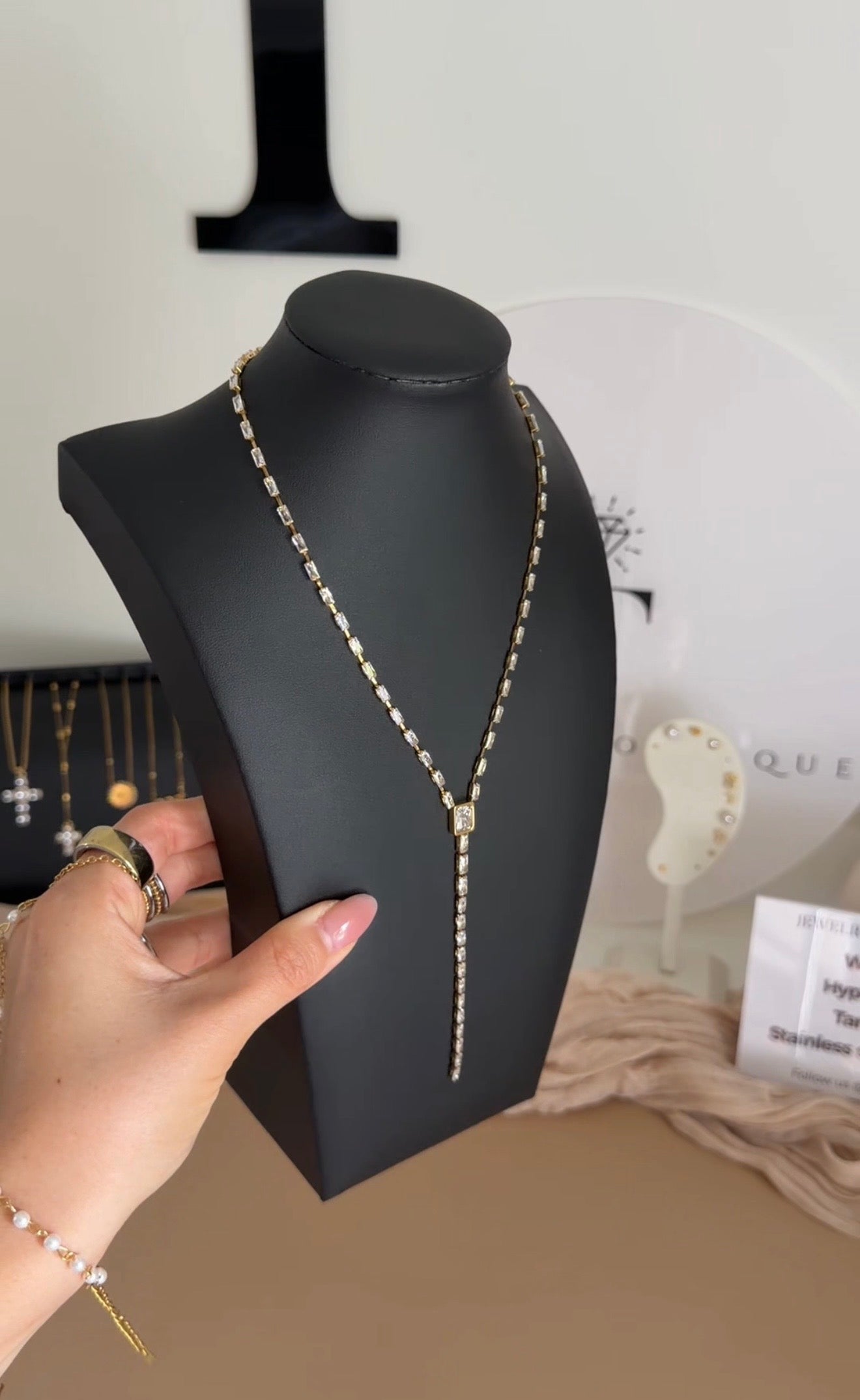 Dali Necklace