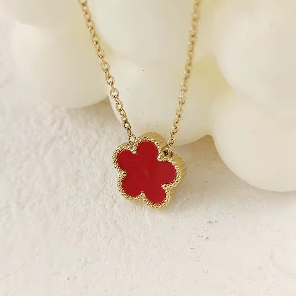 CLOVER RED NECKLACE