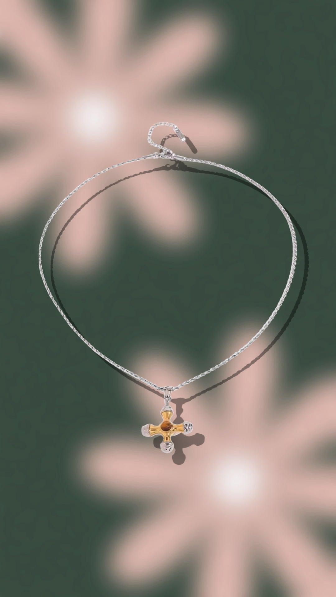CUTESY NECKLACE